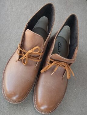 Clarks Men's Tan Brown Leather Chukka Desert Boots